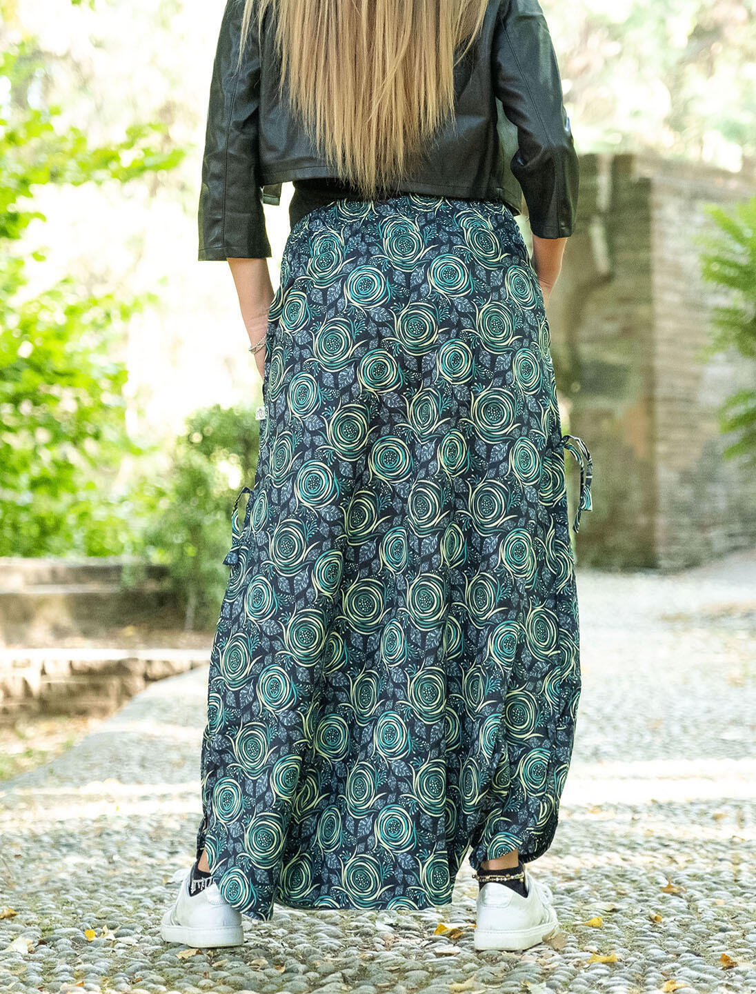 Panta gonna lunga Varuni con laccetti - Fiore spirale verde bottiglia