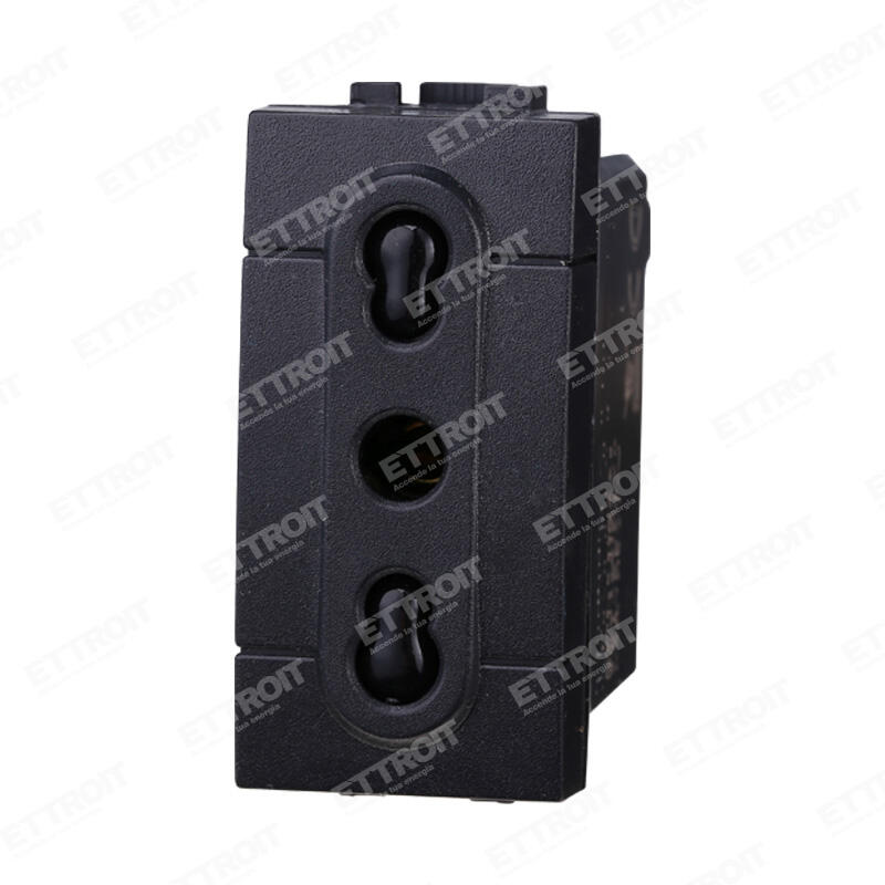  Presa bipasso 2+T 16A Space 