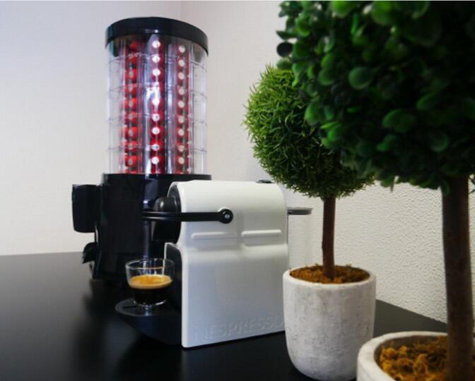 Distributore Capsule Caffè Nespresso con gettoniera meccanica da 1Franco Svizzero
