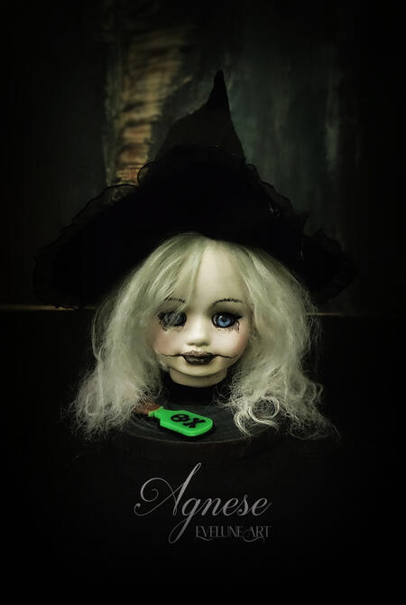 Strega Agnese bambola Creepy OOAK fatta a mano 