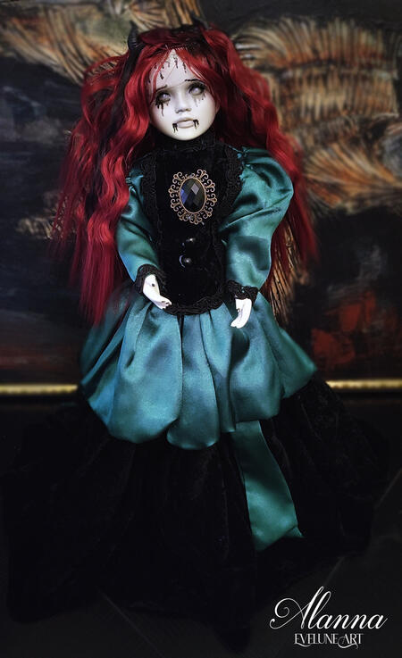 Alanna bambola Demone Horror Creepy Gothic 45 cm. 