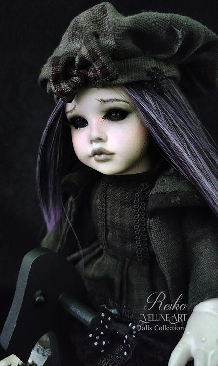 Reiko bambola Gothic  Creepy - 24 cm.