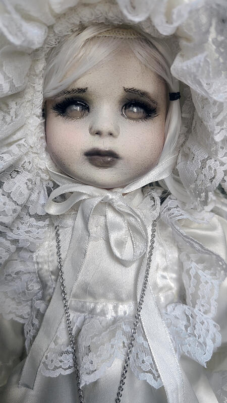 Dharma Figlia della Luna bambola Gothic  Creepy - 39 cm.