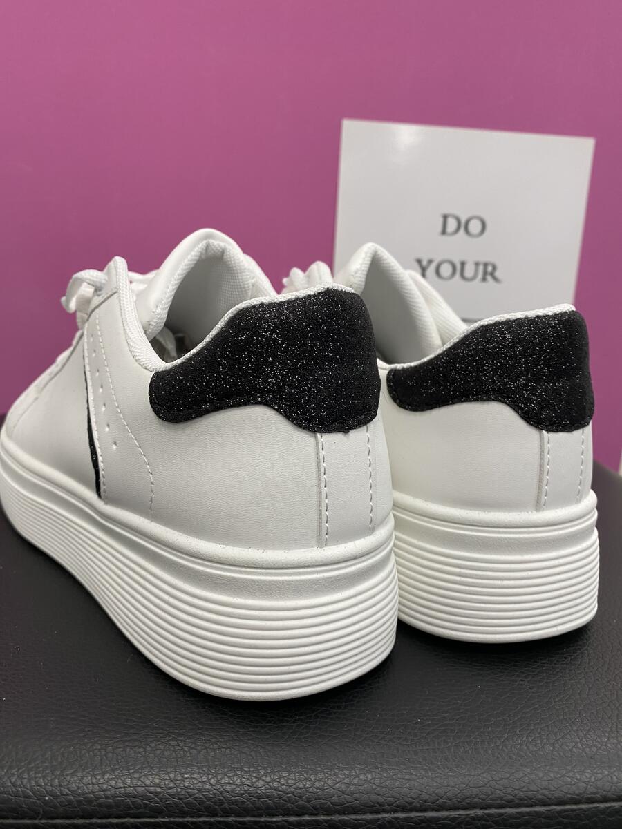 NOVITÀ Sneakers bianche platform profili neri