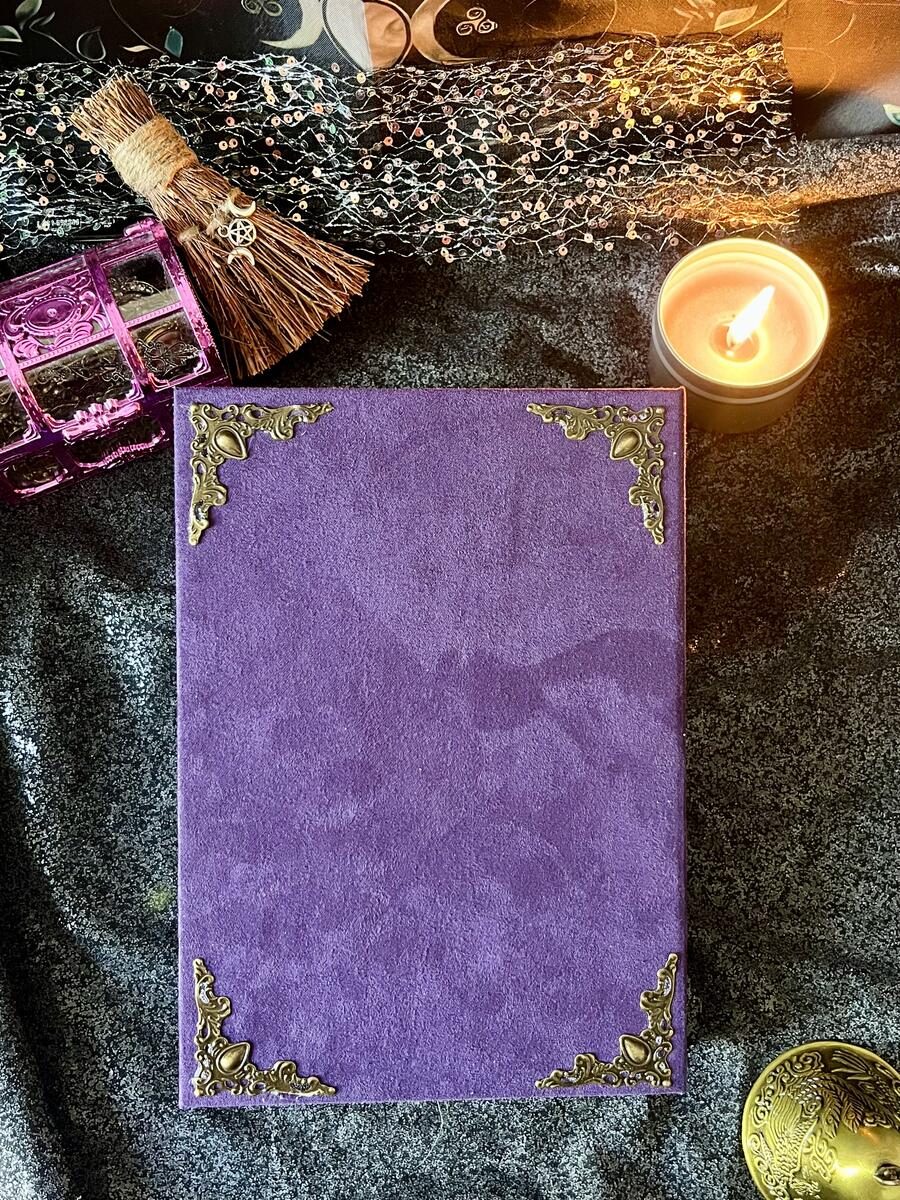 Grimorio Amethyst Witch