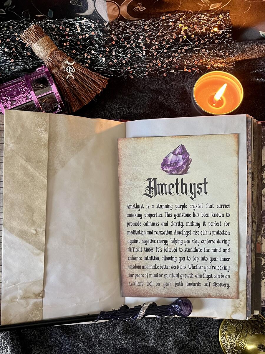 Grimorio Amethyst Witch