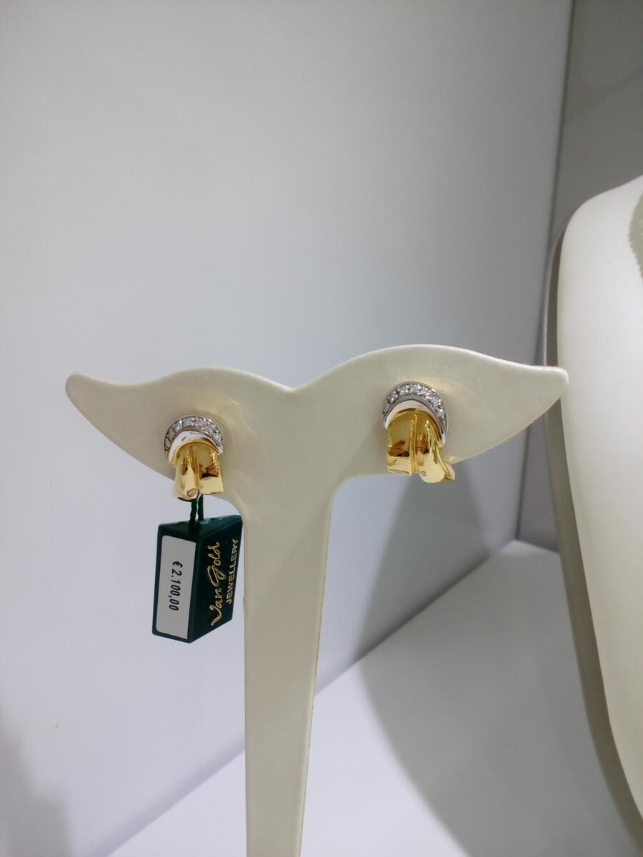 Orecchini in oro e diamanti