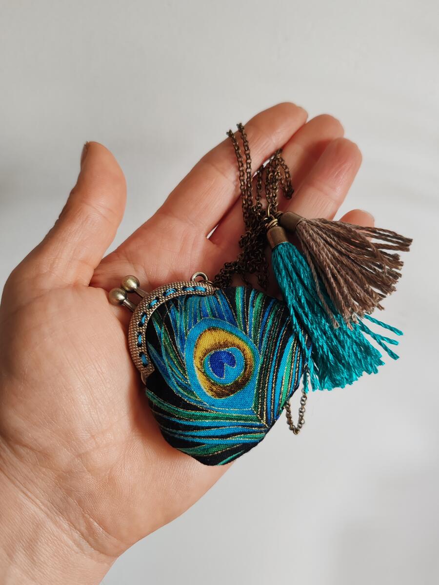 Collana "Pavoneggiarsi"