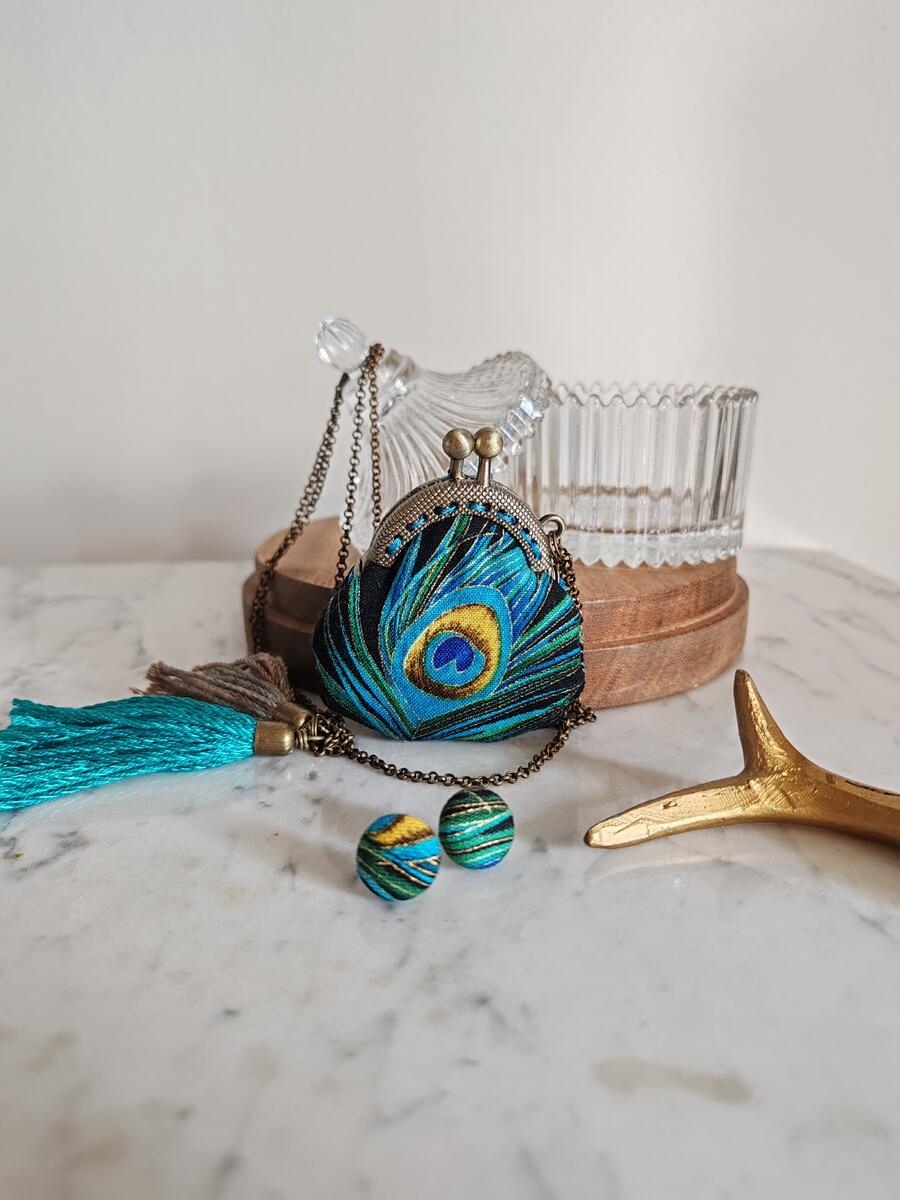 Collana "Pavoneggiarsi"
