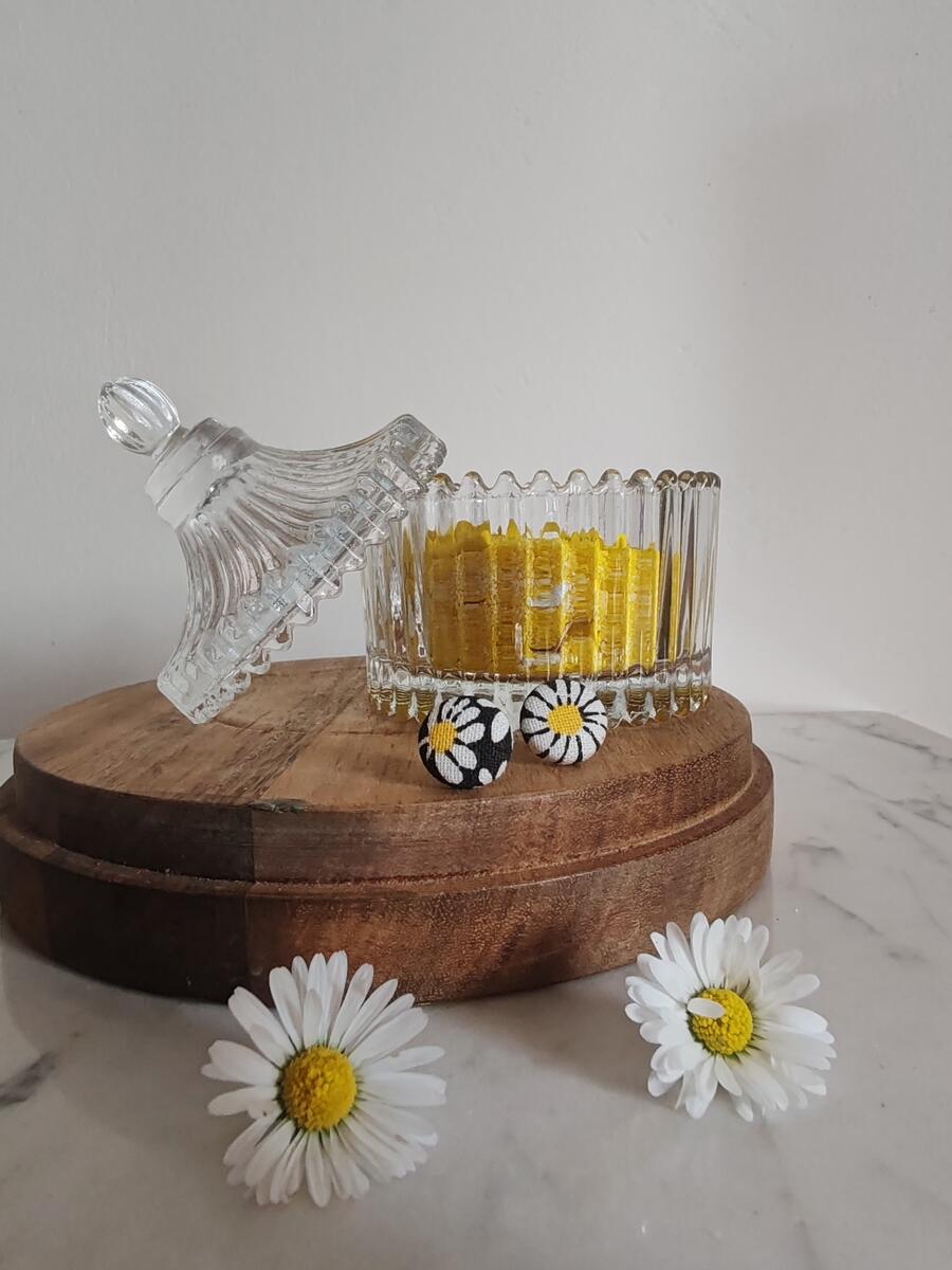 Collana "M'ama, non m'ama"