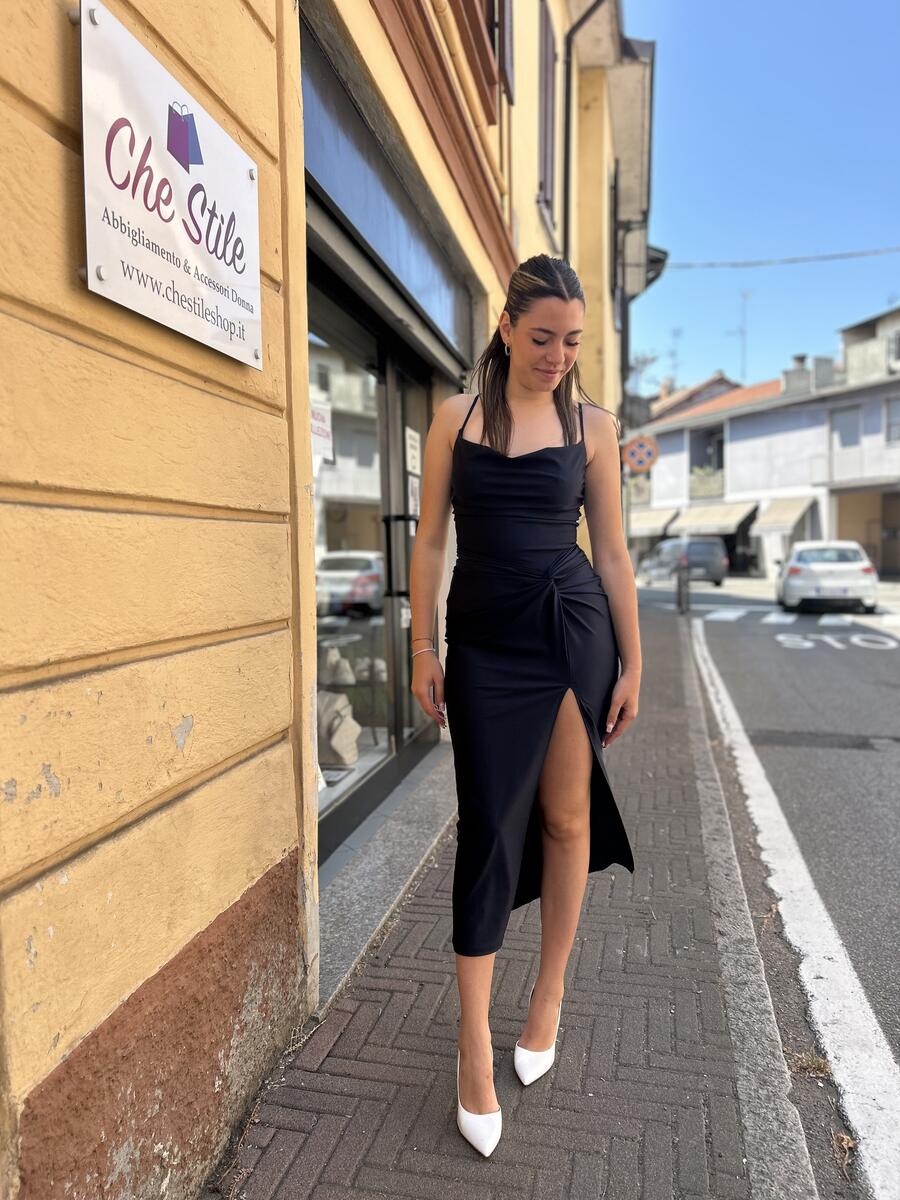 NOVITÀ Abito lungo in satin con nodo e spacco