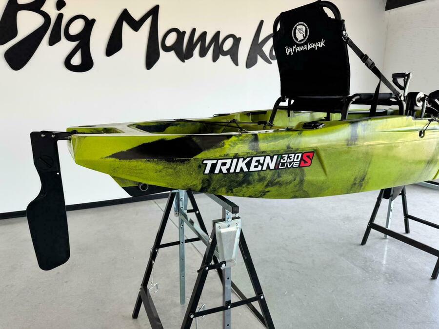 Kayak a Motore di prua Haswing Cayman 55lb con GPS + Pedali divisibile Big Mama Triken 330 live S, con ruote e vasca del vivo