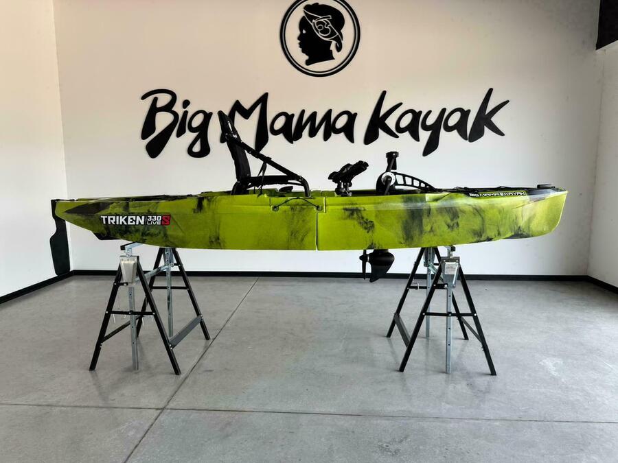 Kayak a Motore di prua Haswing Cayman 55lb con GPS + Pedali divisibile Big Mama Triken 330 live S, con ruote e vasca del vivo