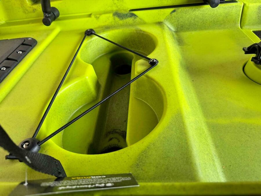 Kayak a Motore di prua Haswing Cayman 55lb con GPS + Pedali divisibile Big Mama Triken 330 live S, con ruote e vasca del vivo