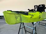 Kayak a Motore di prua Haswing Cayman 55lb con GPS + Pedali divisibile Big Mama Triken 330 live S, con ruote e vasca del vivo