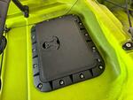 Kayak a Motore di prua Haswing Cayman 55lb con GPS + Pedali divisibile Big Mama Triken 330 live S, con ruote e vasca del vivo