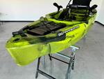 Kayak a Motore di prua Haswing Cayman 55lb con GPS + Pedali divisibile Big Mama Triken 330 live S, con ruote e vasca del vivo
