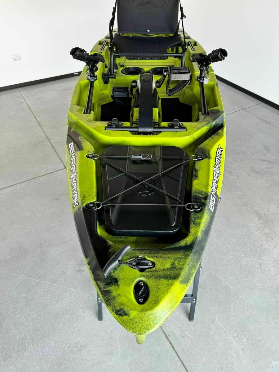 Kayak a Motore di prua Haswing Cayman 55lb con GPS + Pedali divisibile Big Mama Triken 330 live S, con ruote e vasca del vivo
