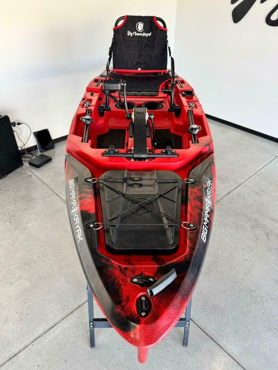 Kayak a Motore di prua Haswing Cayman 55lb con GPS + Pedali divisibile Big Mama Triken 330 live S, con ruote e vasca del vivo