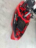 Kayak a Motore di prua Haswing Cayman 55lb con GPS + Pedali divisibile Big Mama Triken 330 live S, con ruote e vasca del vivo