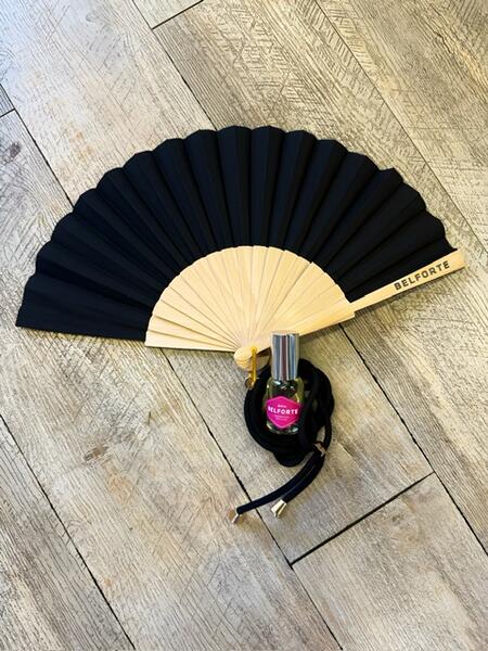 Ventaglio profumabile con fragranza inclusa, colore nero