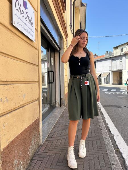 NOVITÀ Bermuda ampio effetto gonna con cinturina 
