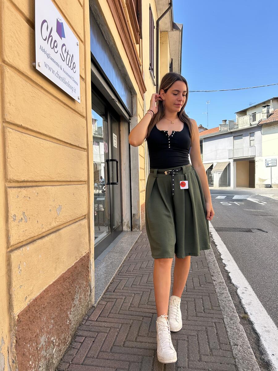NOVITÀ Bermuda ampio effetto gonna con cinturina 