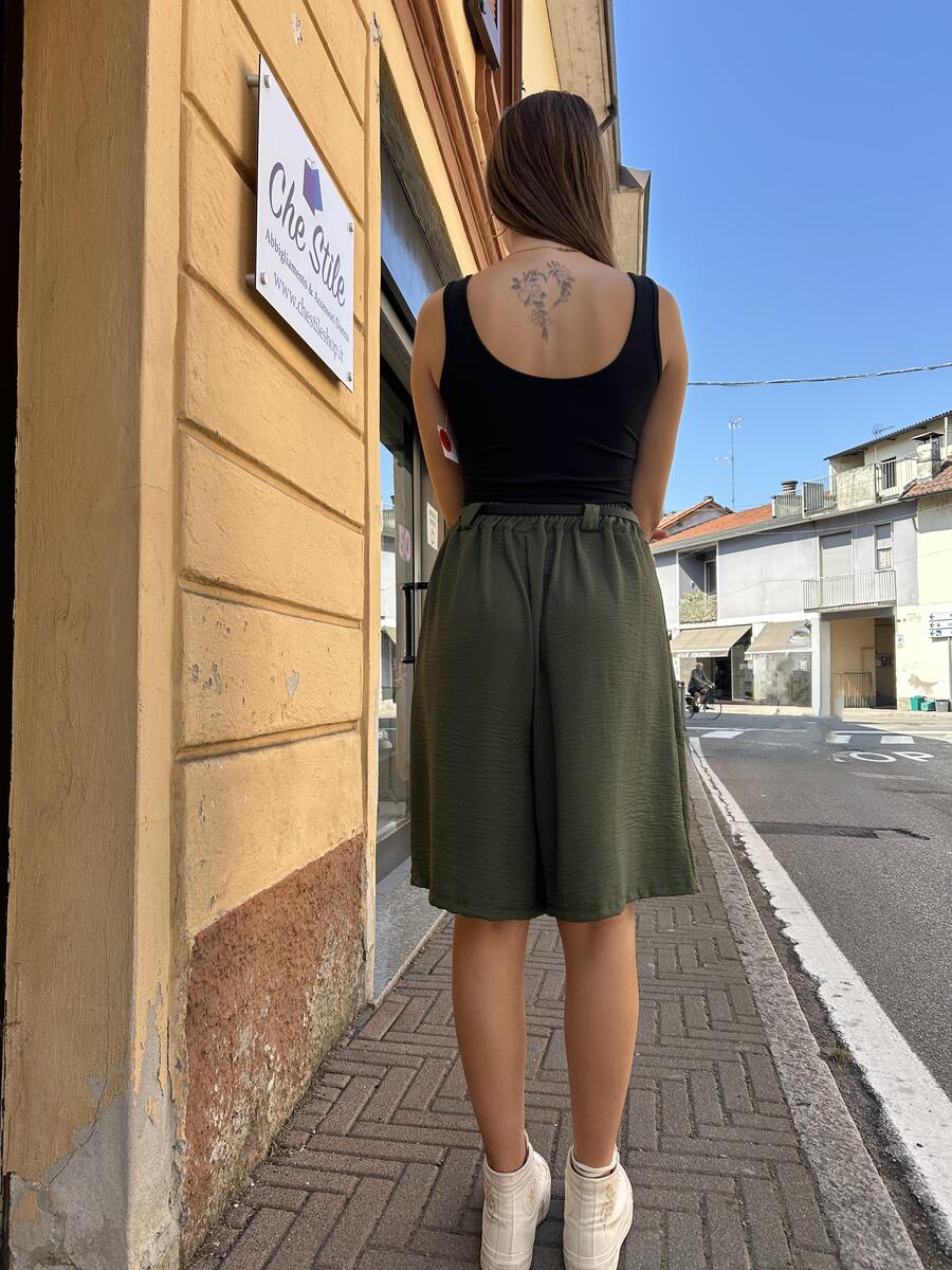 NOVITÀ Bermuda ampio effetto gonna con cinturina 