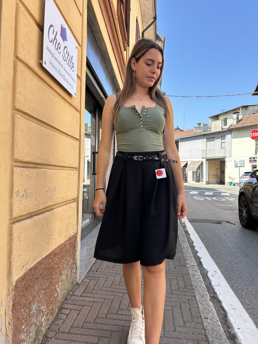 NOVITÀ Bermuda ampio effetto gonna con cinturina 