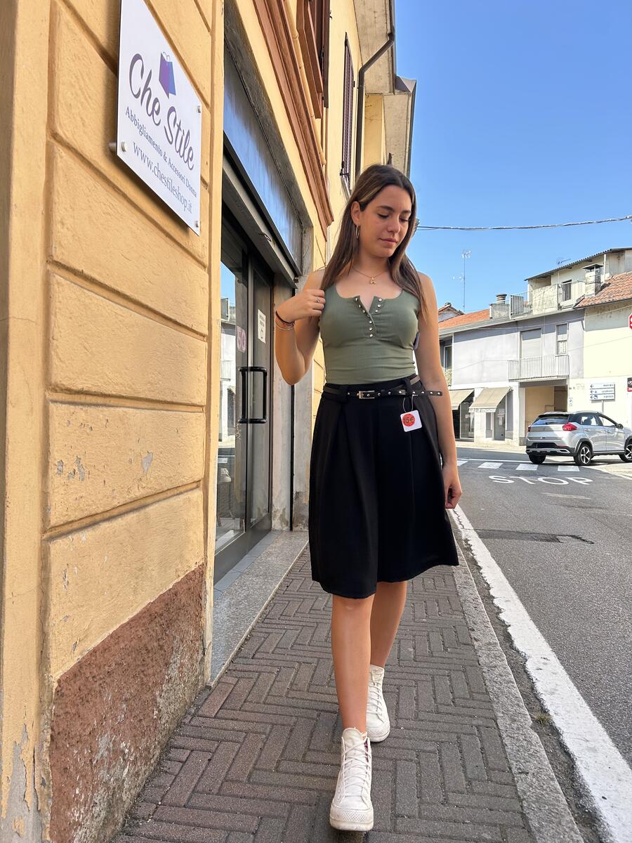 NOVITÀ Bermuda ampio effetto gonna con cinturina 