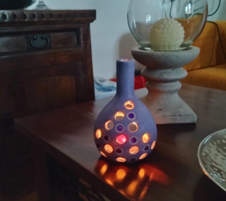 Lume Elegance – Ceramica lilla con Zirconi
