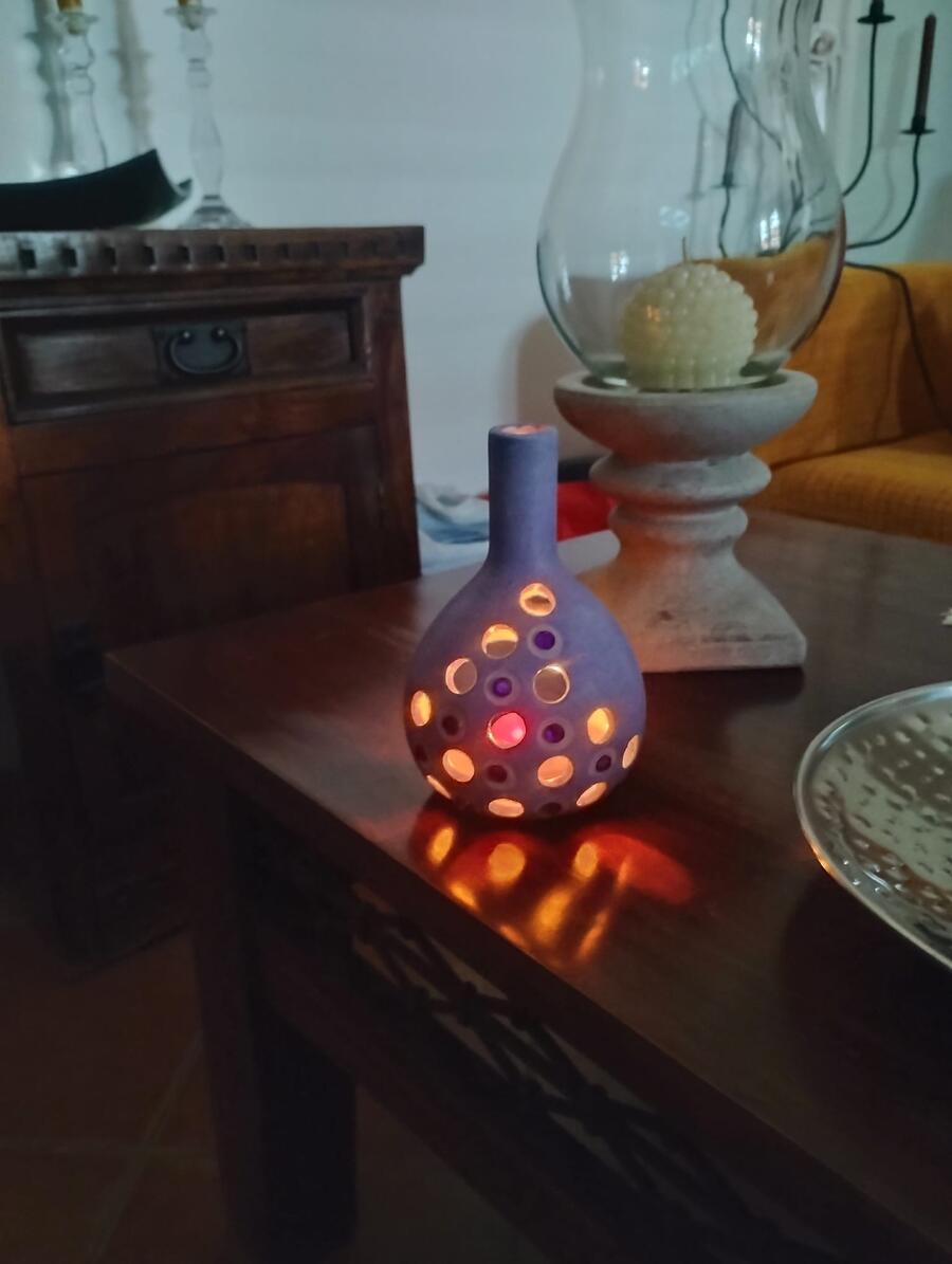 Lume Elegance – Ceramica lilla con Zirconi