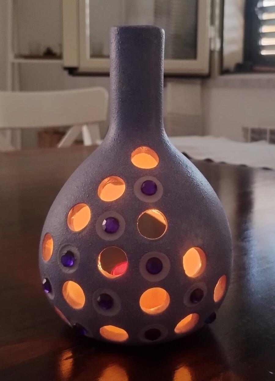 Lume Elegance – Ceramica lilla con Zirconi