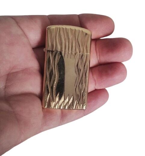 Accendino Zippo Vintage Placcato Oro con Scatola Originale – Anni ‘70/80 (Raro)