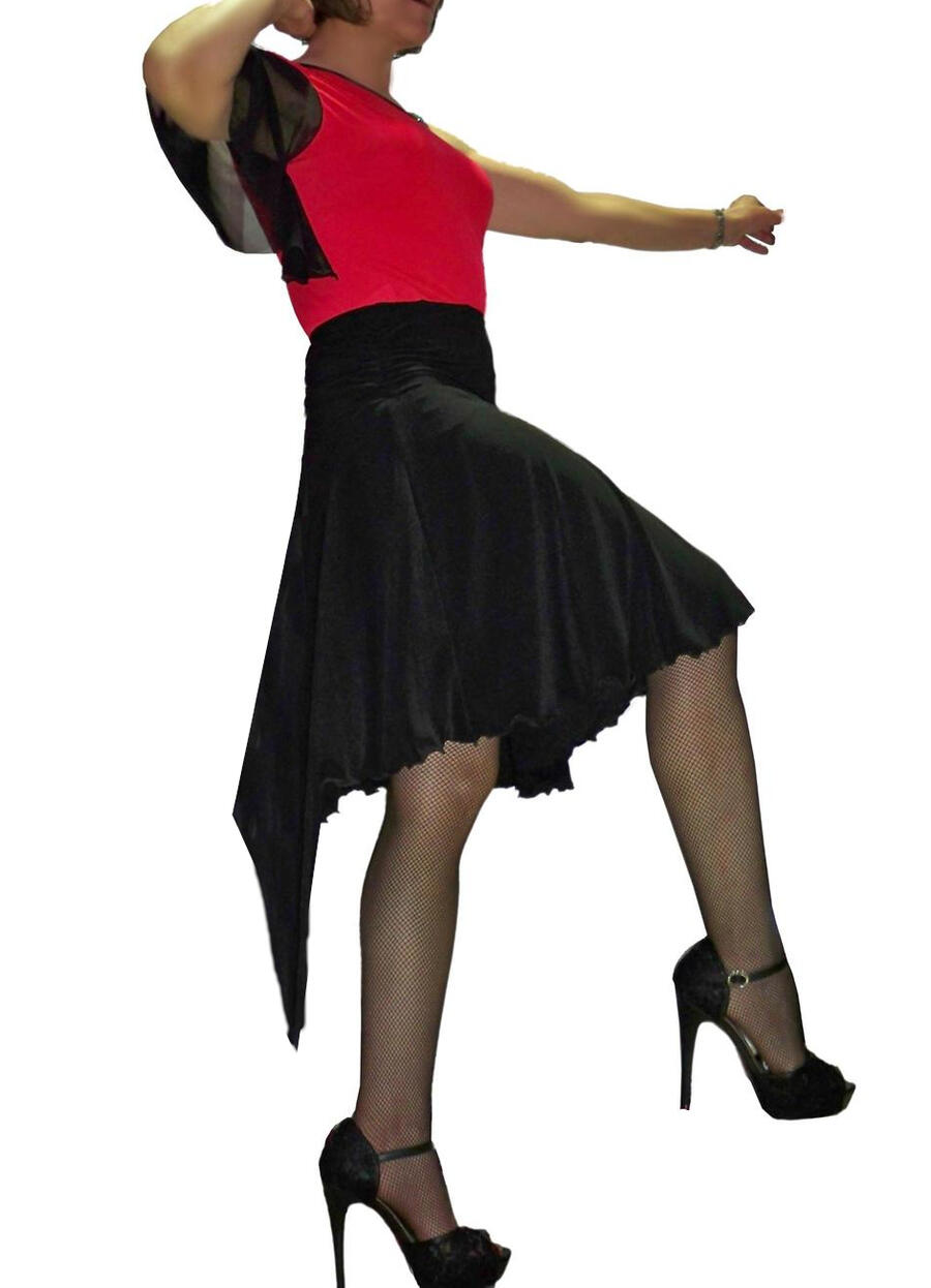 Soft skirt in various patterns with a tail inside 2-0056