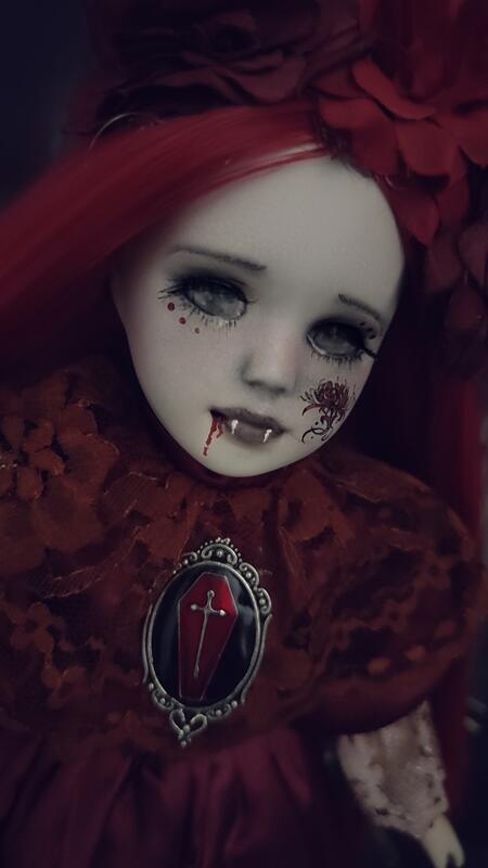 Rubinia bambola vampiro 32 cm.