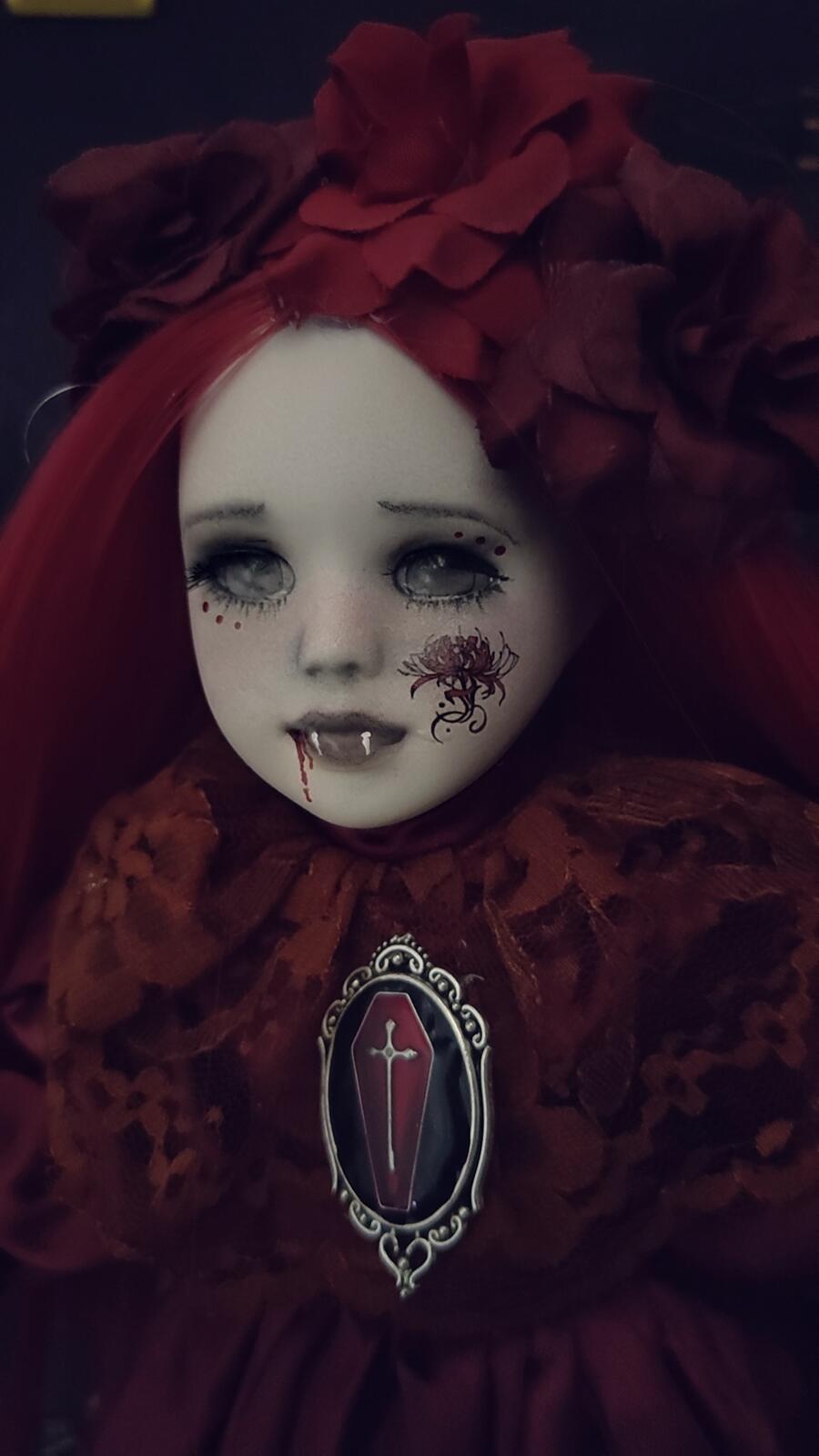 Rubinia bambola vampiro 32 cm.