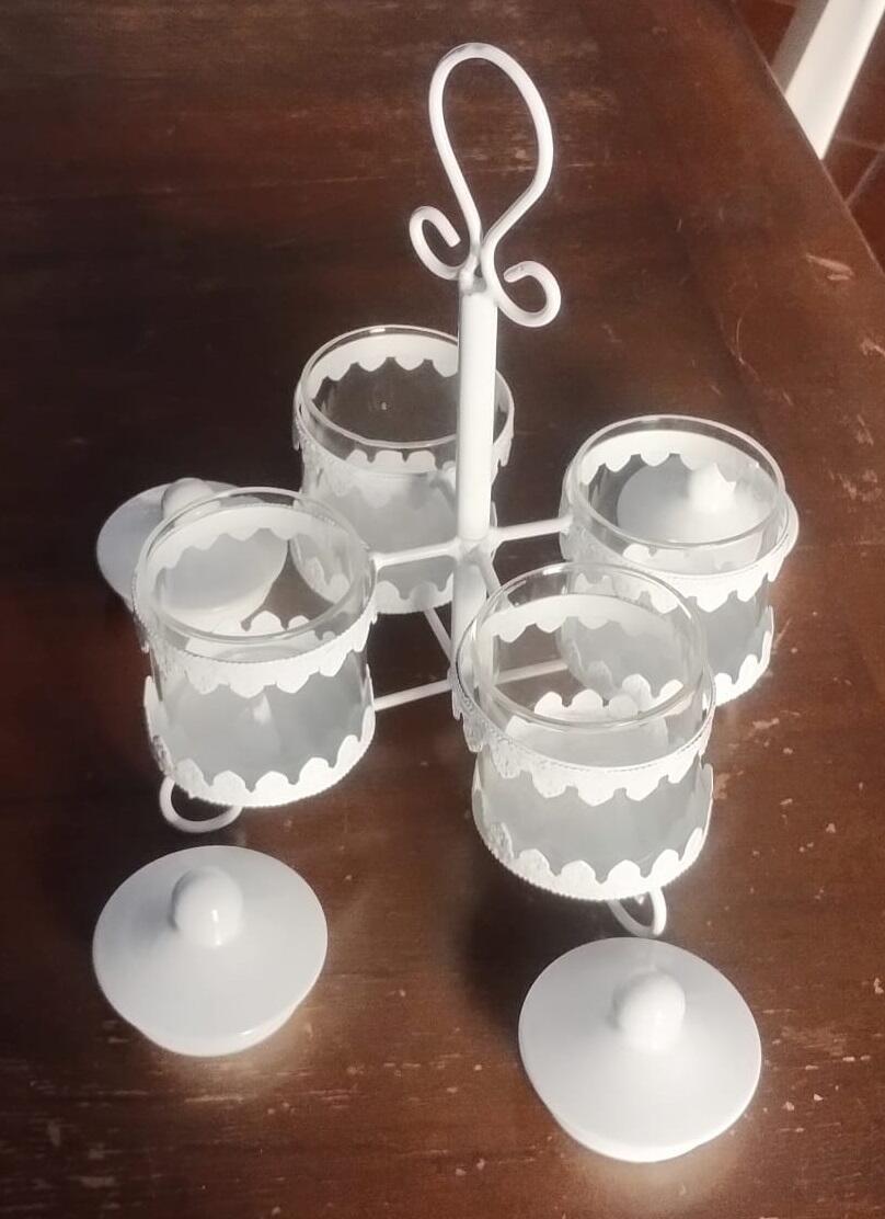 Portaspezie/Salsiera in Metallo Bianco Lucido a 4 Scomparti - Stile Shabby Chic