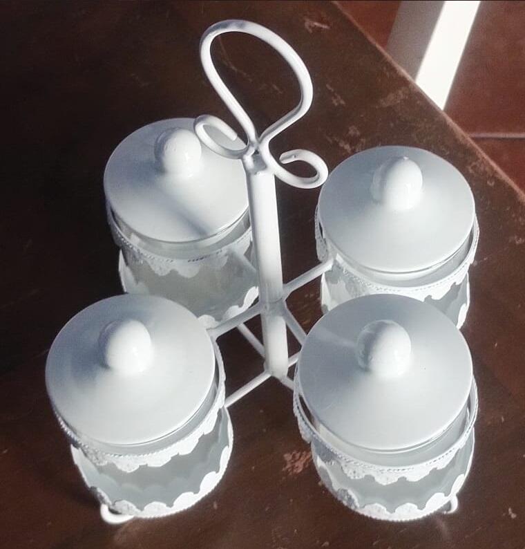 Portaspezie/Salsiera in Metallo Bianco Lucido a 4 Scomparti - Stile Shabby Chic