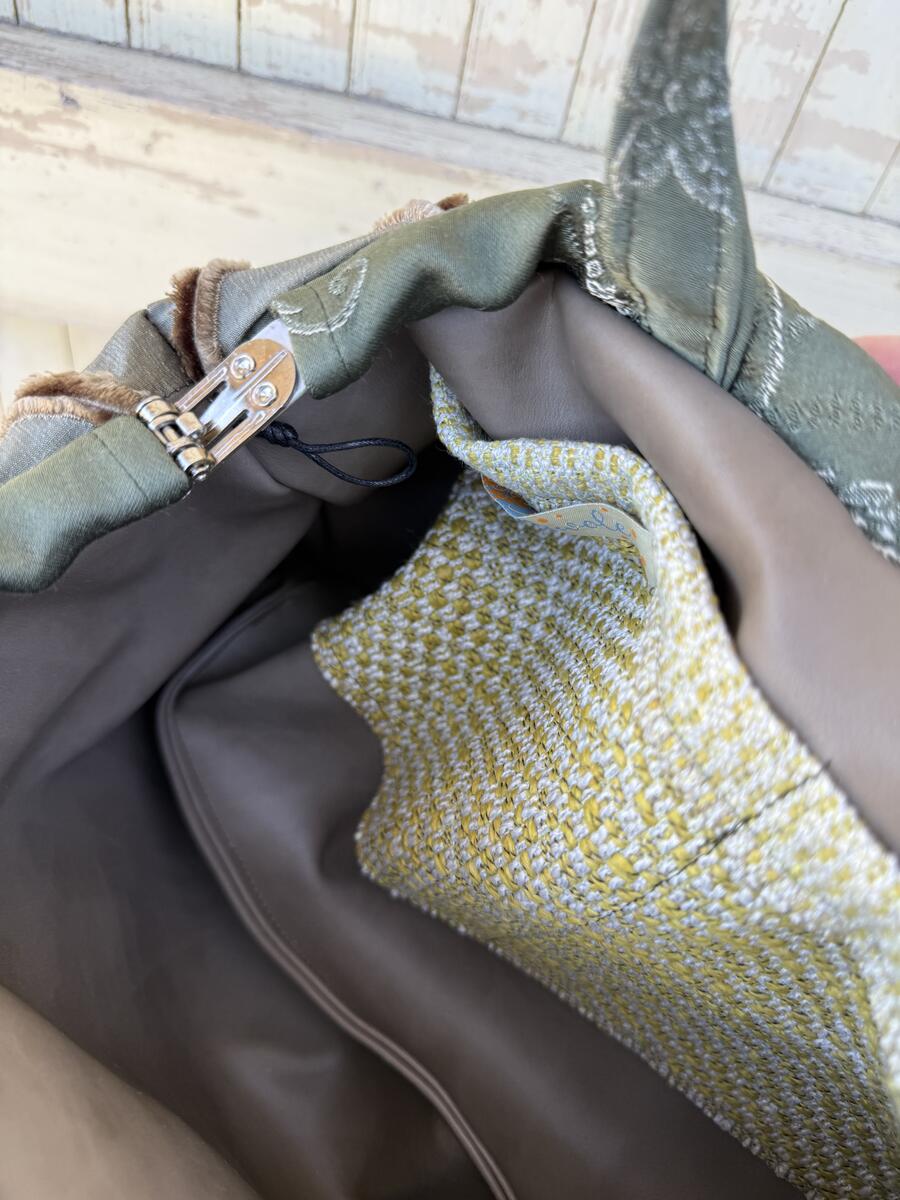 Soft bag shantung di seta verde