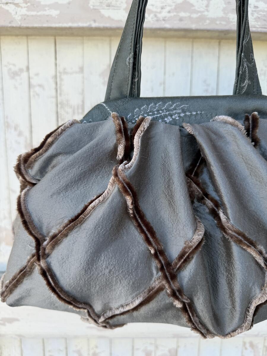 Soft bag shantung di seta verde