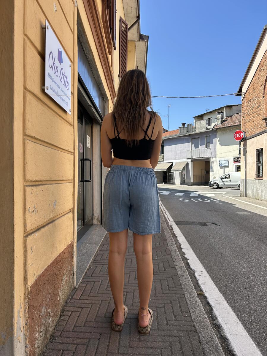 NOVITÀ Bermuda in cotone a tinta unita