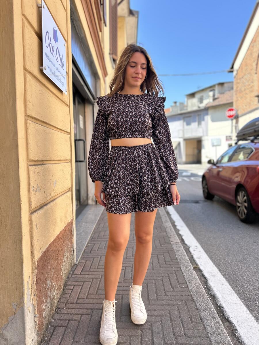 NOVITÀ Completo fiorellini top e gonna
