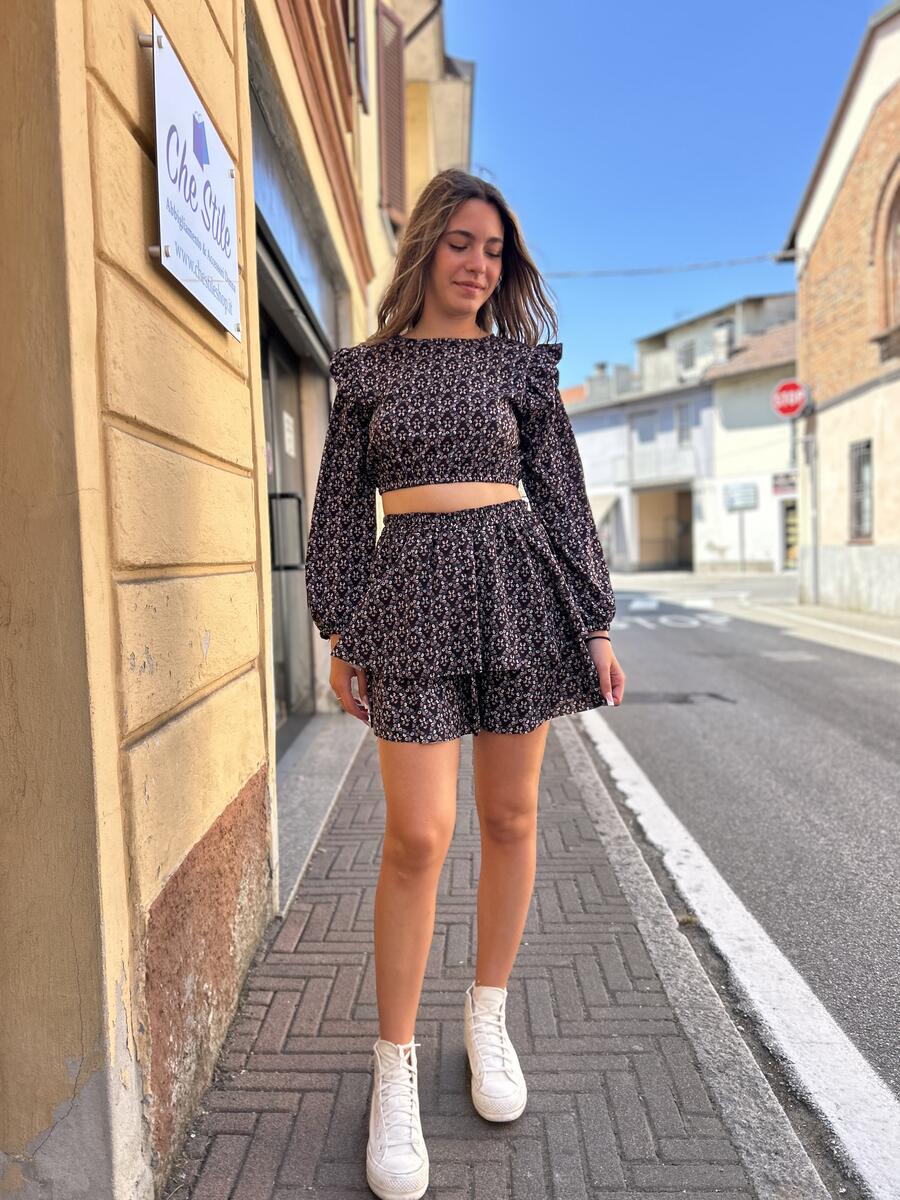 NOVITÀ Completo fiorellini top e gonna