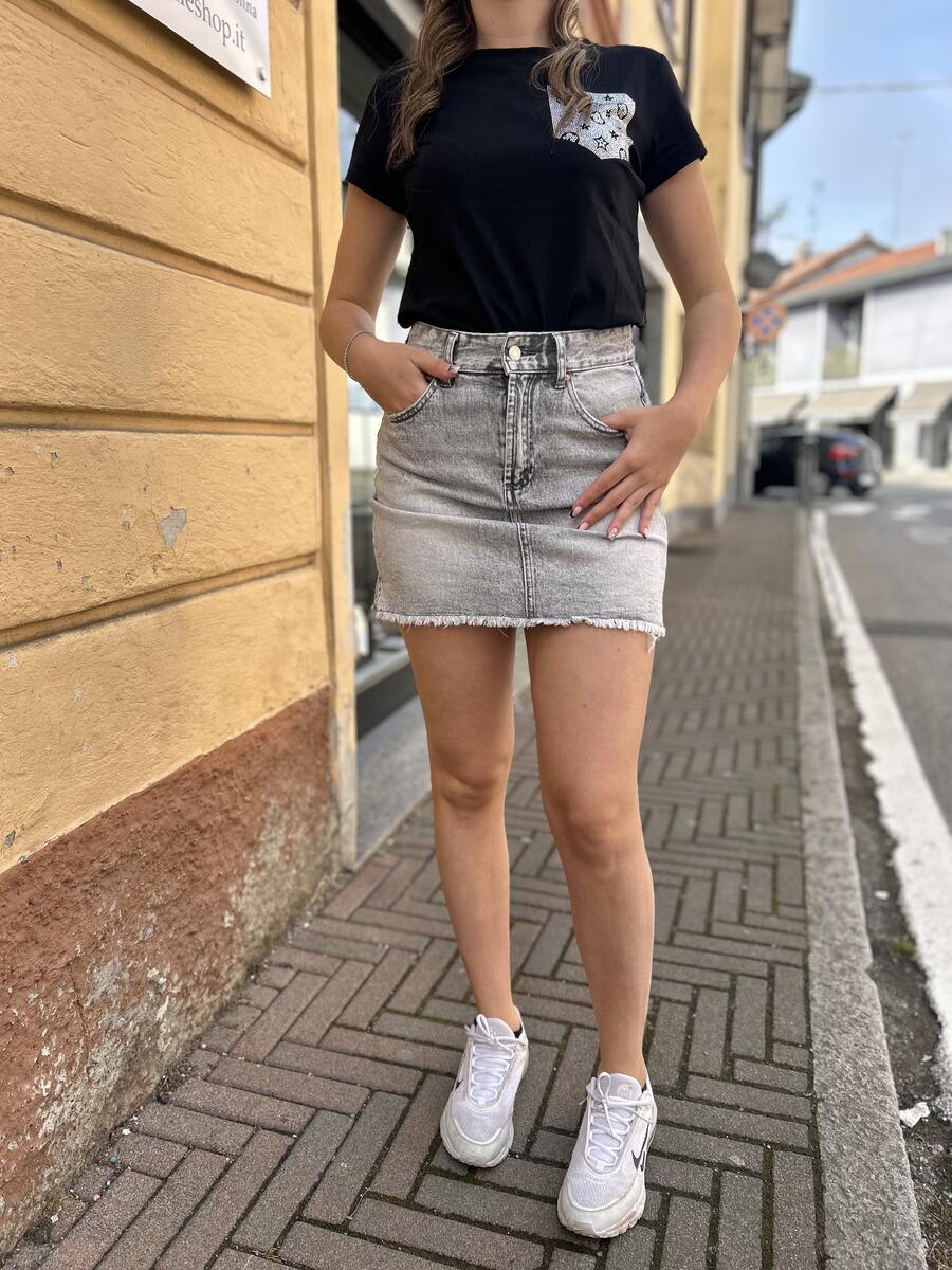 NOVITÀ Gonna grigia in denim taglio vivo