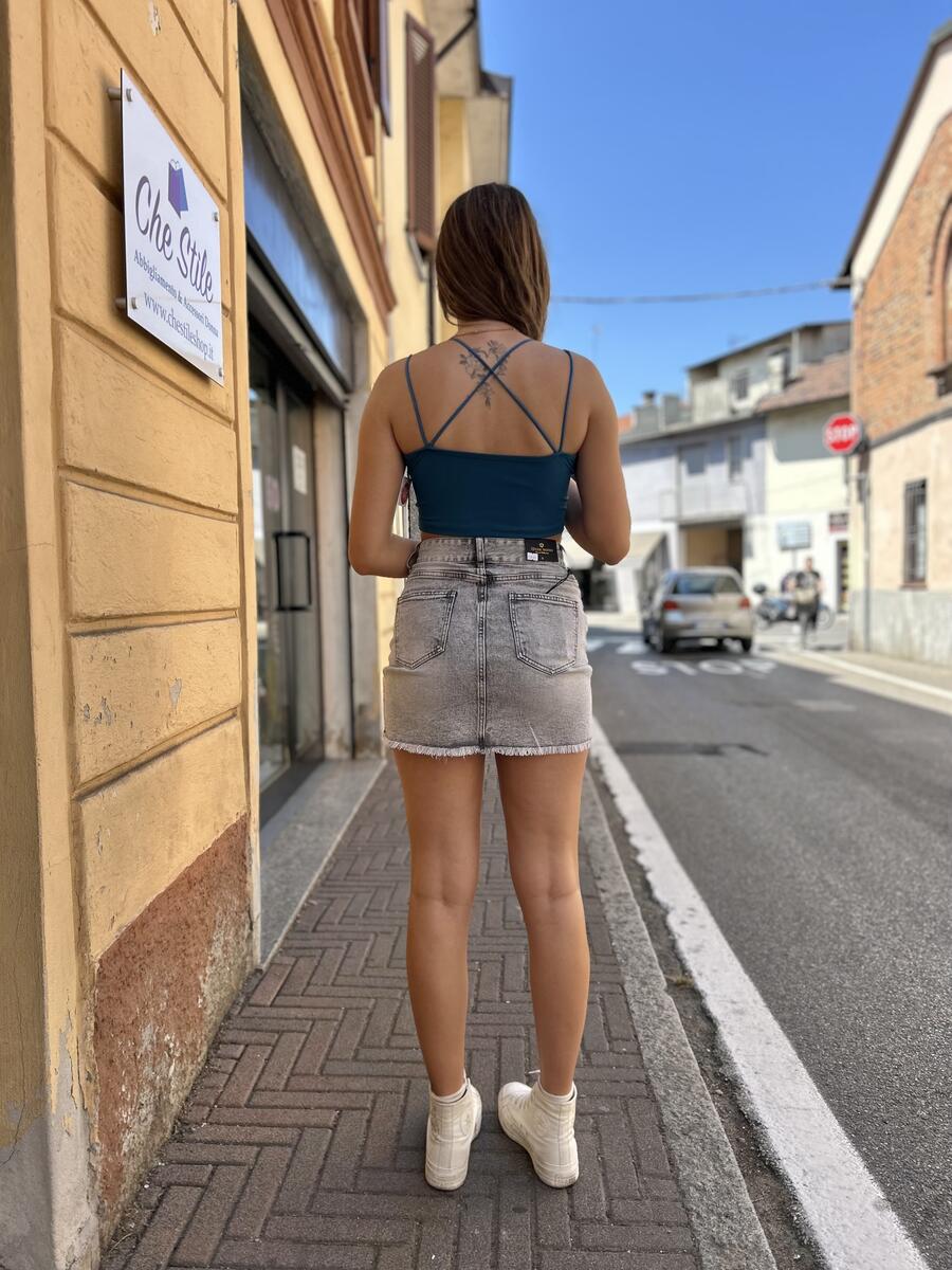 NOVITÀ Gonna grigia in denim taglio vivo