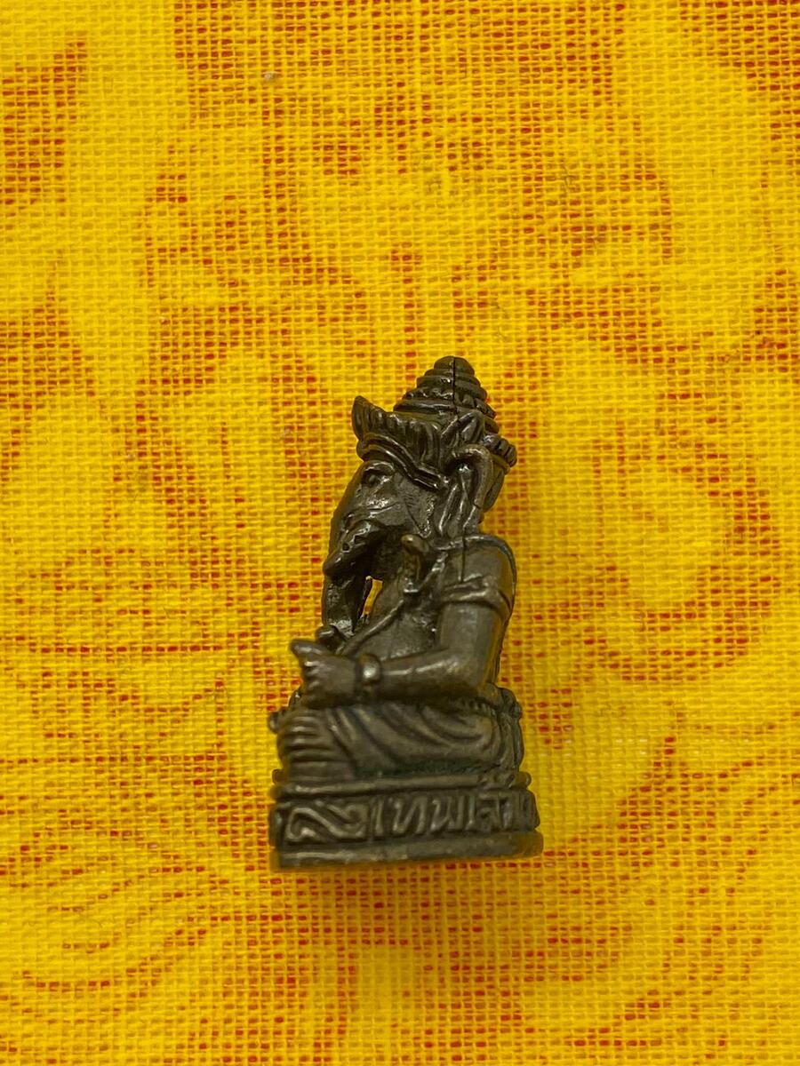 Statuina PORTAFORTUNA GANESH OF GOLD, DISTRUTTORE DI OSTACOLI e portatore di RICCHEZZA (con Pha Yant in OMAGGIO)