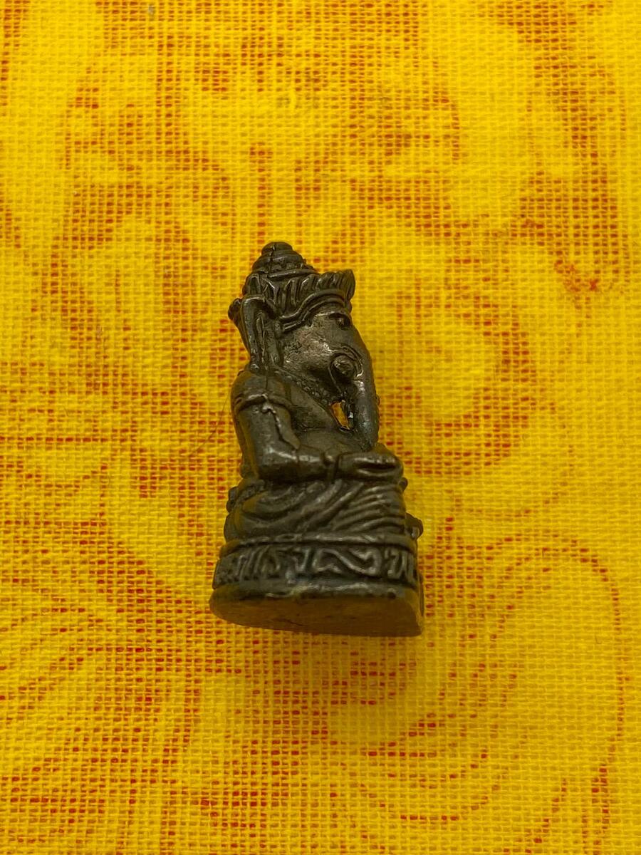 Statuina PORTAFORTUNA GANESH OF GOLD, DISTRUTTORE DI OSTACOLI e portatore di RICCHEZZA (con Pha Yant in OMAGGIO)