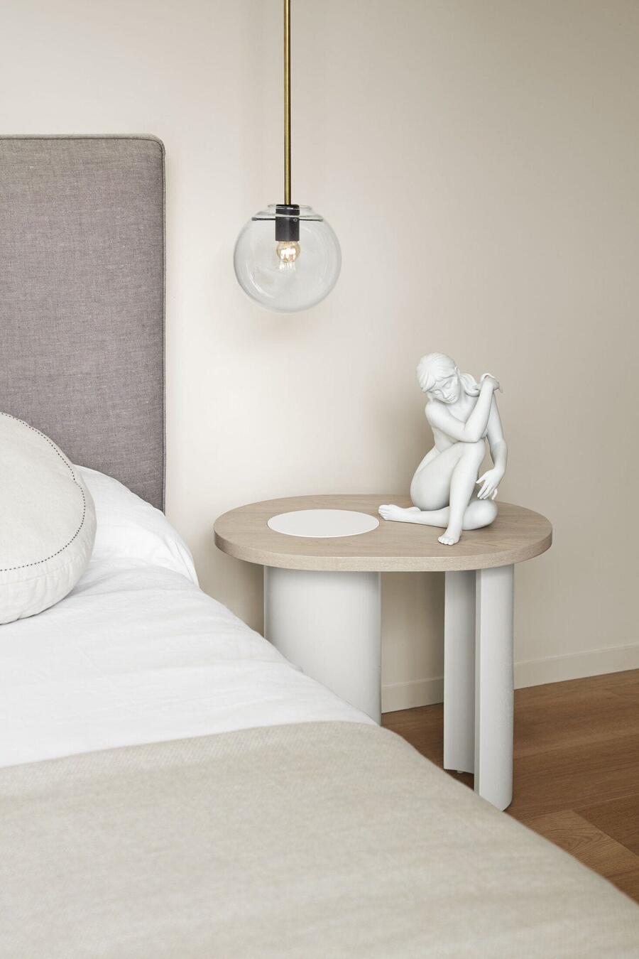 Lladró - Scultura “Calma Pura” – Eleganza in Porcellana Bianca Opaca