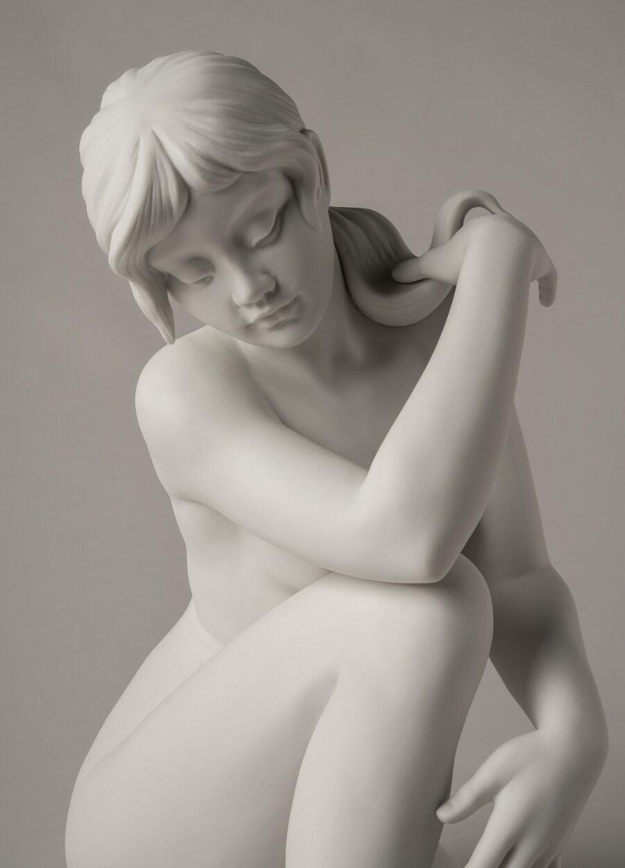 Lladró - Scultura “Calma Pura” – Eleganza in Porcellana Bianca Opaca